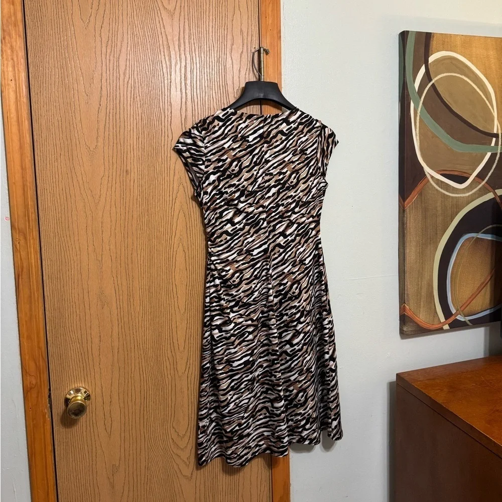 Merona Medium w/Geometric Print Cap Sleeve V-Neck A-Line Knee-Length Dress - EUC